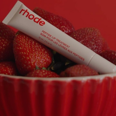 Rhode Peptide Lip Tint Strawberry Glaze Fraìse Glacée 10ml | Hailey Bieber Lip Tint India